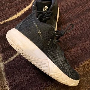 Nike Kyrie shoes boys size 5Y